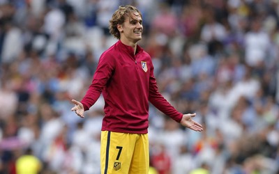 OD电竞焦点-C罗点球助球队锁定胜局并夺冠庆祝胜利时刻