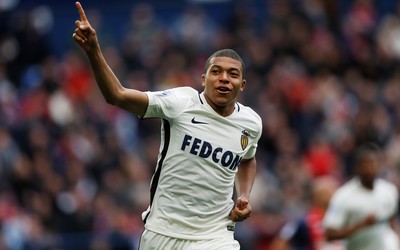 OD电竞播报-贝林厄姆绝杀后与队友疯狂庆祝